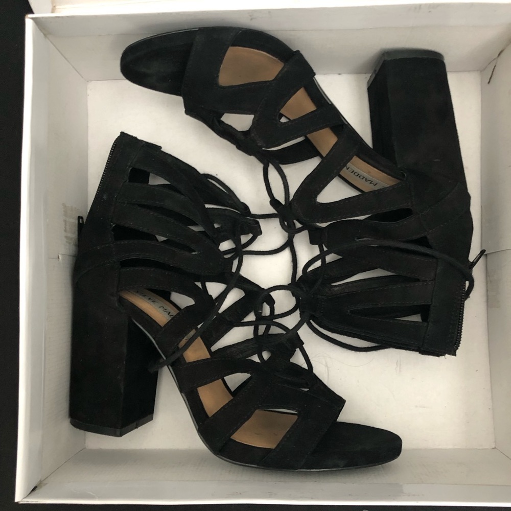 (Sold on mërcari)Steve Madden “gal” heels size 6